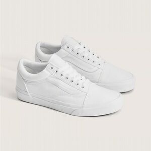 Vans Women’s Old Skool Sneakers in True White Size 6